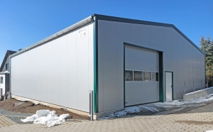 Materiallager Satteldachhalle isoliert